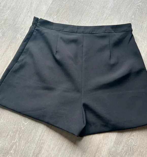 Schwarzer Hosenrock von H&M