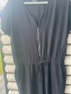 Schwarzer Overall / Jumpsuit Damen Gr. 42