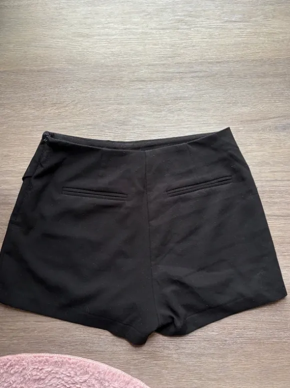 Schwarzer Skort