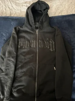 Schwarzer Zipper