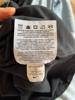 schwarzes Nike Top