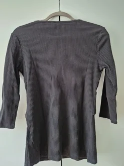 Schwarzes Rippstrick-Stillshirt / Umstandsshirt