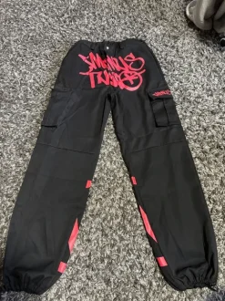 Schwarz-Rote Y2K Cargohose
