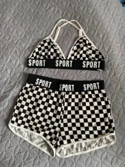 Schwarz-weißes Checker board Sportset/Crop Top&Shorts/Y2K in Größen M