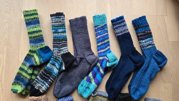 Selbstgestrickte Herrensocken Wollsocken Gr 43-45 Neu