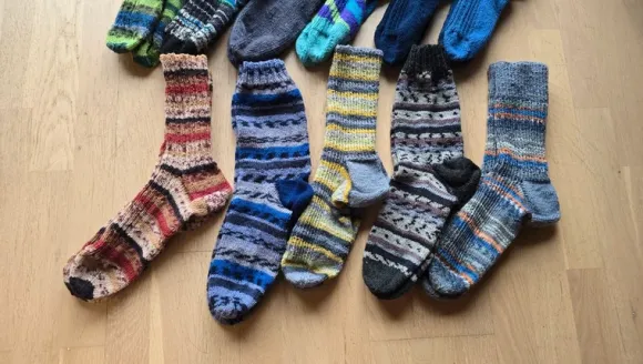 Selbstgestrickte Herrensocken Wollsocken Gr 43-45 Neu