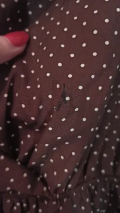 Süßer Jumpsuit gepunktet