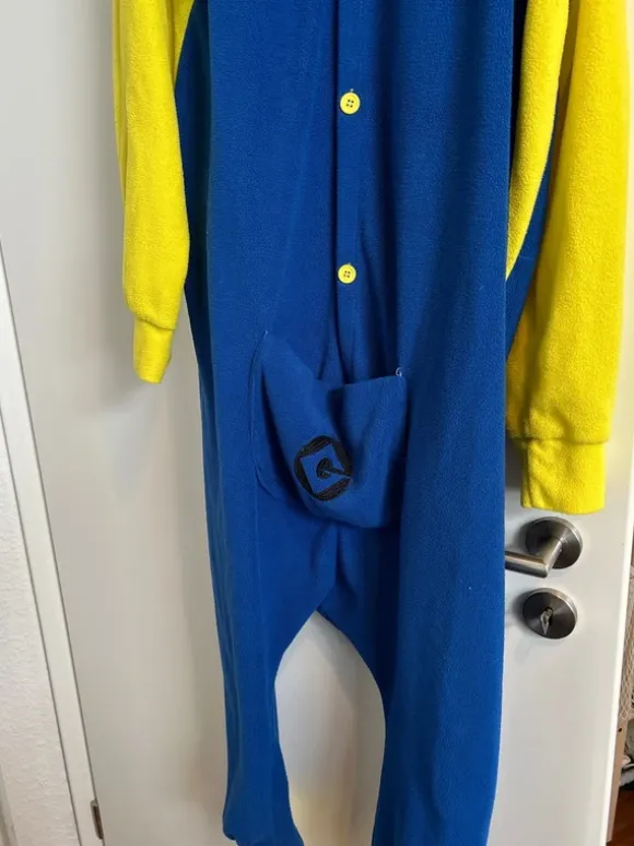 Süßer Minionjumpsuit