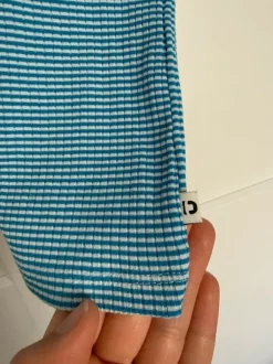 Süßes blaues top