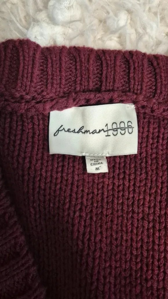 Süßes Coquette Oberteil zum Knöpfen Cardigan dunkelrot