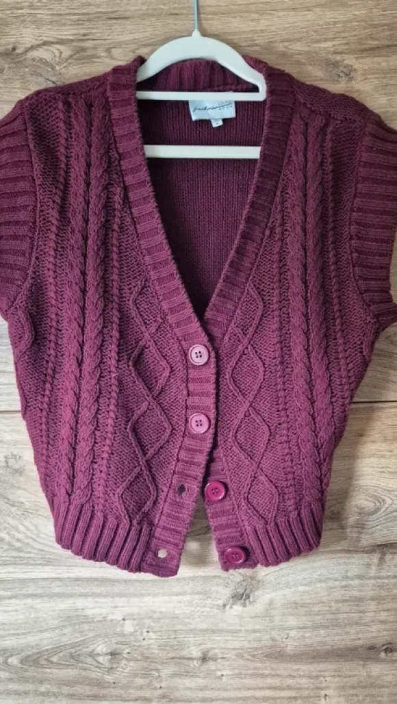 Süßes Coquette Oberteil zum Knöpfen Cardigan dunkelrot