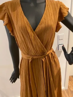 Süßes Sommerkleid in toller Farbe