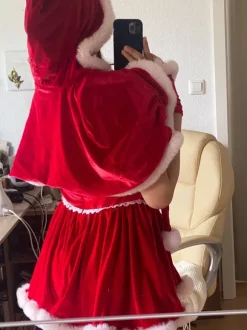 Süßes Weihnachts Kostüm Set aus Samt
