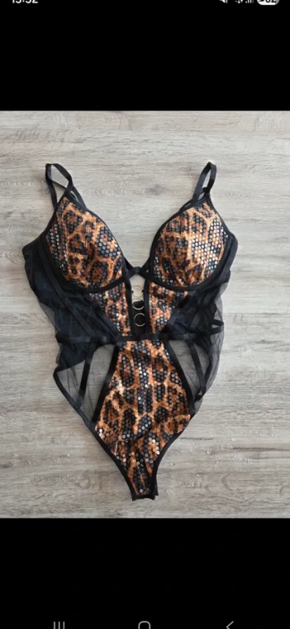 Sexy body met pailletten tijgerprint 🌸