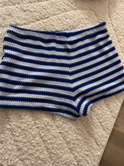 Shein blau-weiß gestreifte Shorts Gr.M Stoff