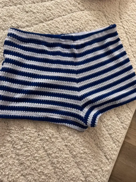 Shein blau-weiß gestreifte Shorts Gr.M Stoff