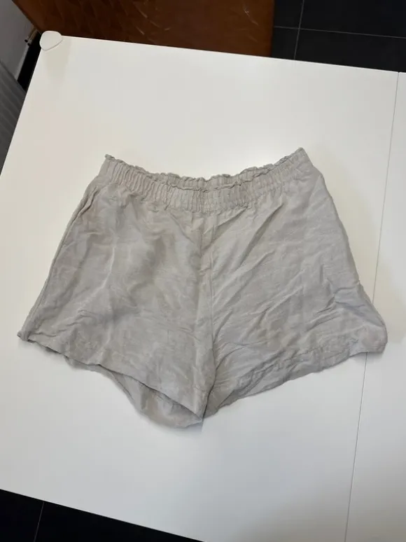 Short H&M, Größe L