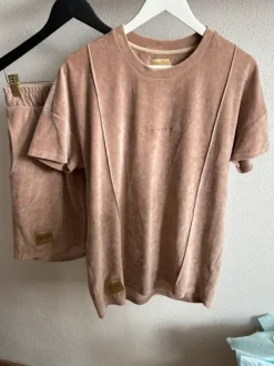 Shorts- und T-Shirt-Set
