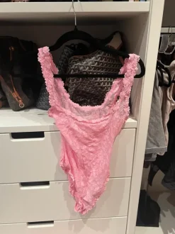 Skims bodysuit M