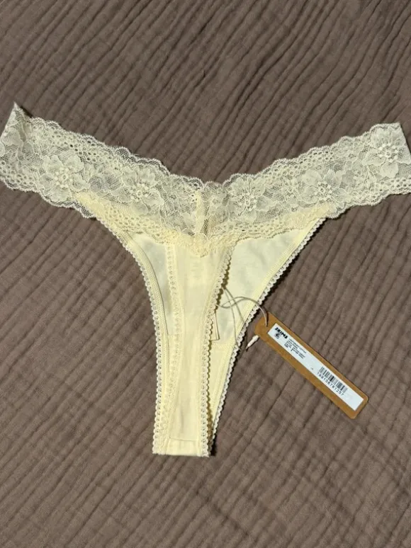 Skims Tanga