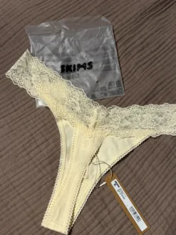 Skims Tanga