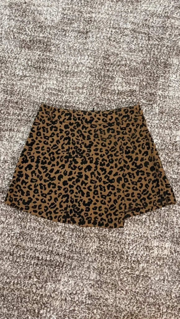 Skort im Leoprint, Gr.M, Neu