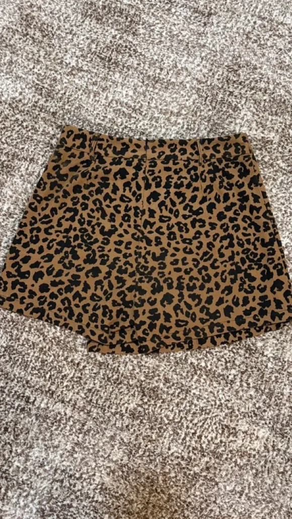 Skort im Leoprint, Gr.M, Neu