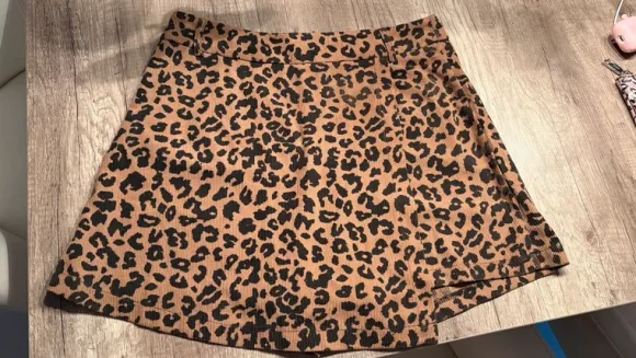 Skort im Leoprint, Gr.M, Neu