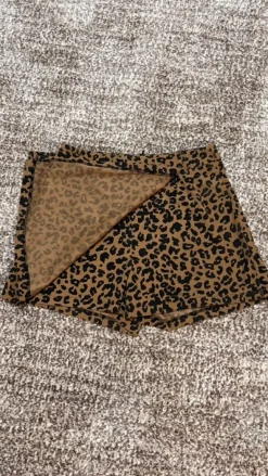Skort im Leoprint, Gr.M, Neu