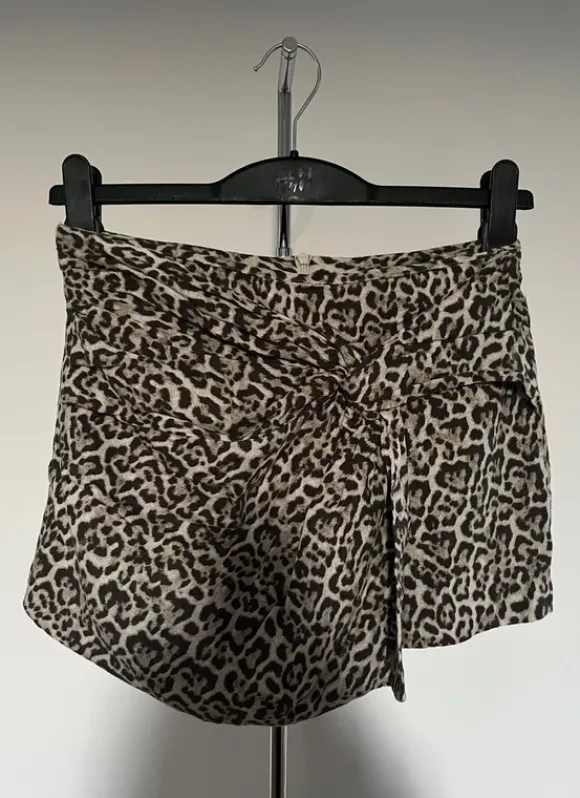 Skort, Stradivarius