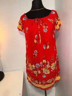 Sommerkleid rot floral Blumenmuster Off Shoulder kurzarm locker leichtes Kleid