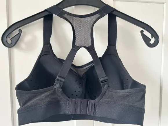 Sport BH schwarz decathlon