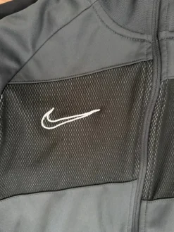 Sport Jahke von Nike in Scheider,größe L. In grau