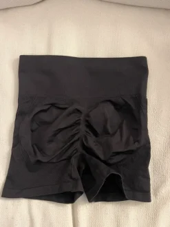 Sport Short Scrunch