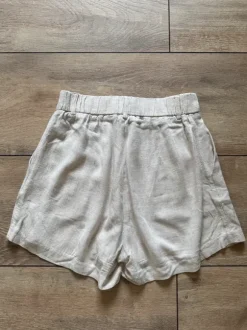 Stradivarius Leinen Shorts Beige