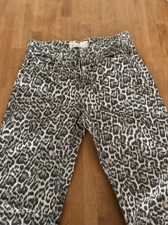 Stradivarius Leo Jeans