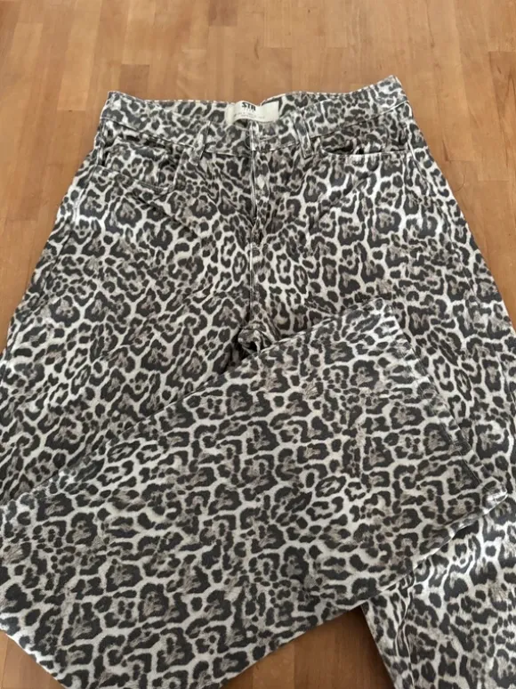 Stradivarius Leo Jeans
