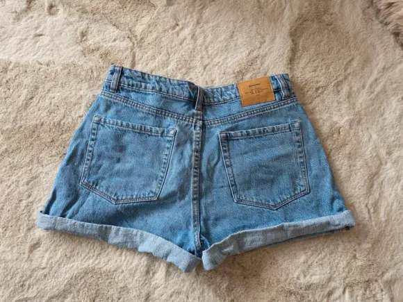 Stradivarius Shorts Mom Jeans