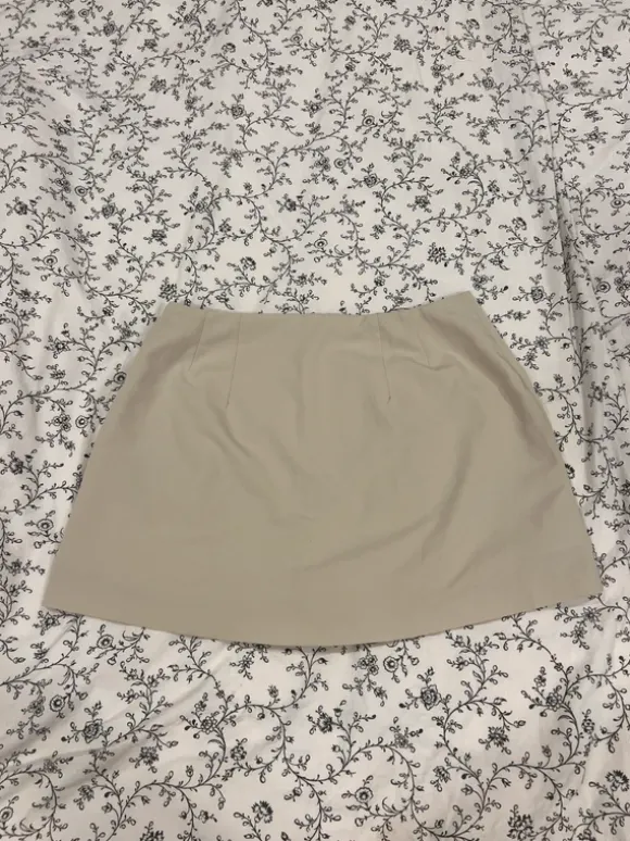 Stradivarius Skort