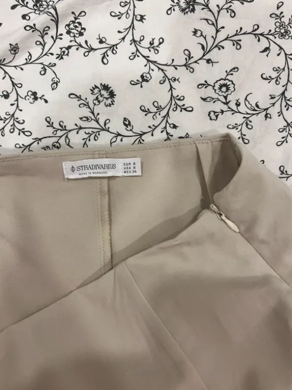Stradivarius Skort