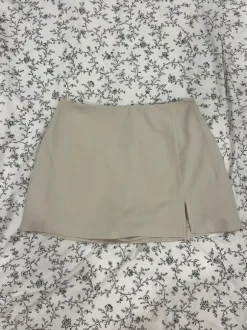 Stradivarius Skort