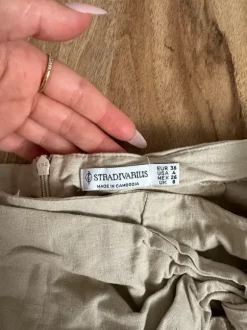 Stradivarius Skort mit Wickeloptik Beige