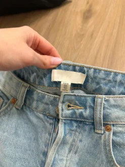 Straight leg Jeans