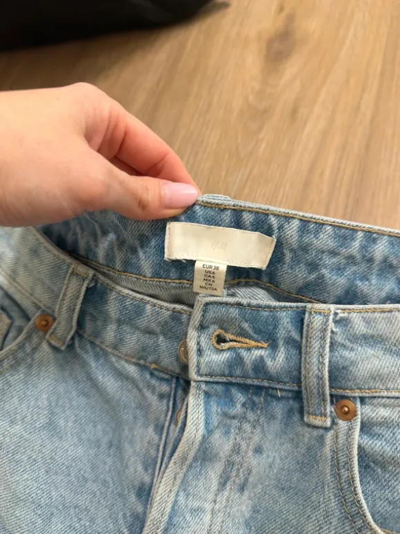 Straight leg Jeans