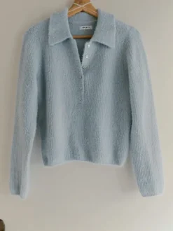Superzachte nieuwe hairy polo pull in ijsblauw