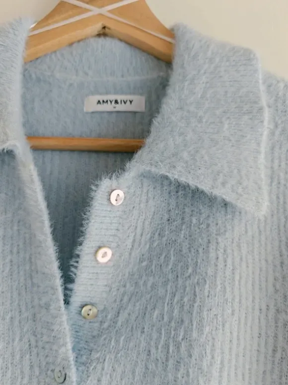 Superzachte nieuwe hairy polo pull in ijsblauw