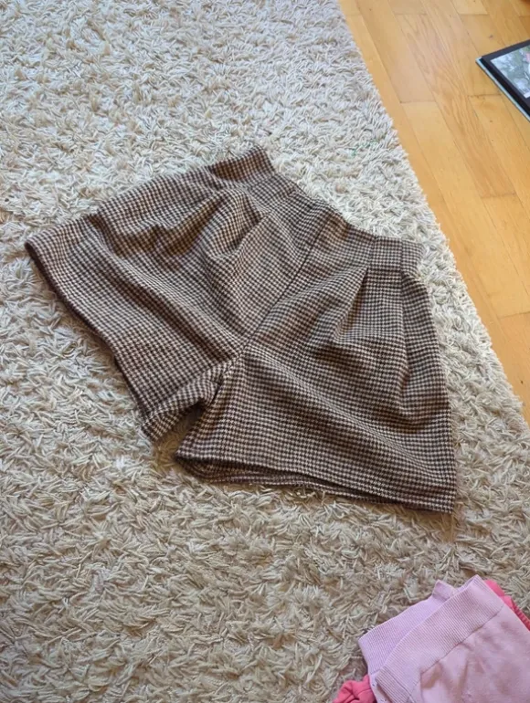 Tailliert Shorts mit Reißverschluss und Gummibund