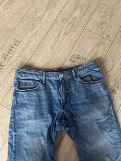 Tapered Jeans
