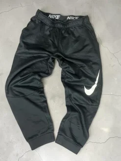 Titel: Nike Dri-FIT Trackpants Big Swoosh Black