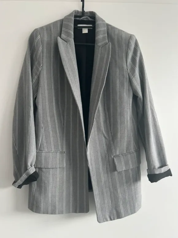 Toller Blazer mit Nadelstreifen